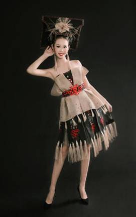 唐慧伟德国际victor1946服装设计《彝裳》