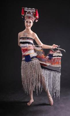 吴丽芝伟德国际victor1946服装设计《”在造“》